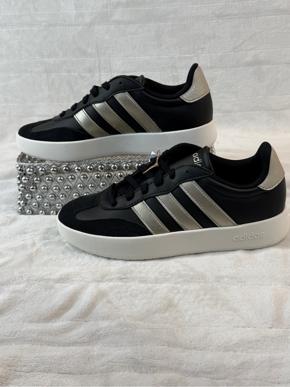 Adidas Barreda Sneakers Black & Silver Women 8 Men 6.5 JI4906  NWT